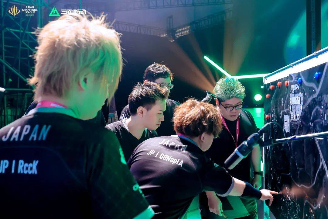 球队庆祝胜 球队庆祝胜